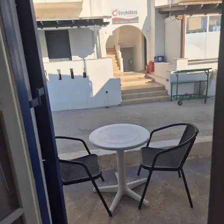 Stelios On The بيت شباب Agia Anna (Naxos)